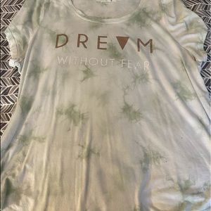 shirtsleeve maurices t shirt , size XL or 0 .